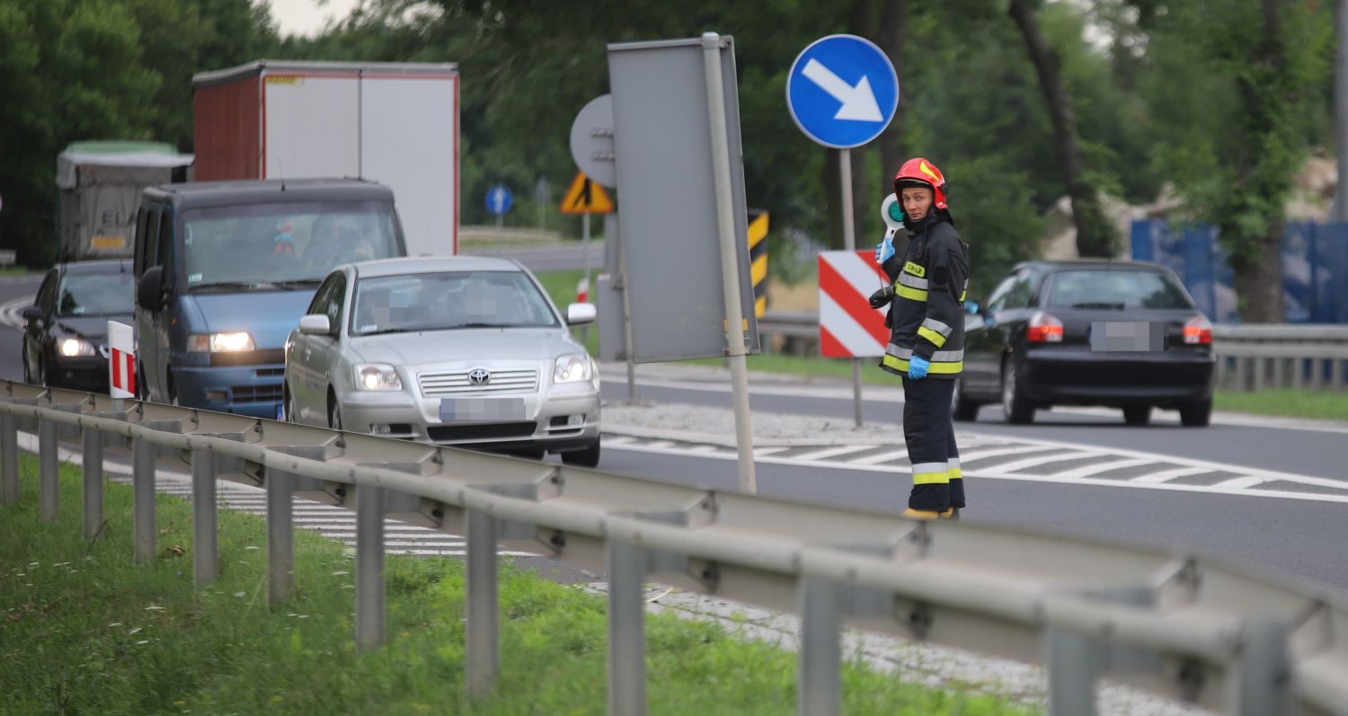 Pod Kutnem doszło do wypadku z udziałem motocyklisty