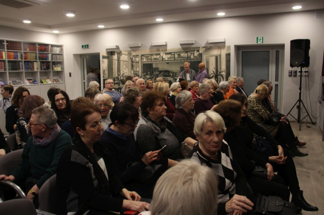 „Babski wieczór” w kutnowskiej bibliotece - Zdjęcie główne