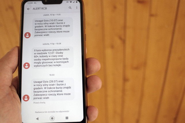 Mieszkańcy Kutna dostają SMS-y. To ostrzeżenia przed gwałtownymi burzami - Zdjęcie główne