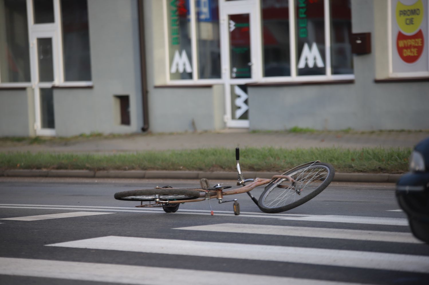 Kutno: wypadek z udziałem samochodu osobowego i rowerzysty