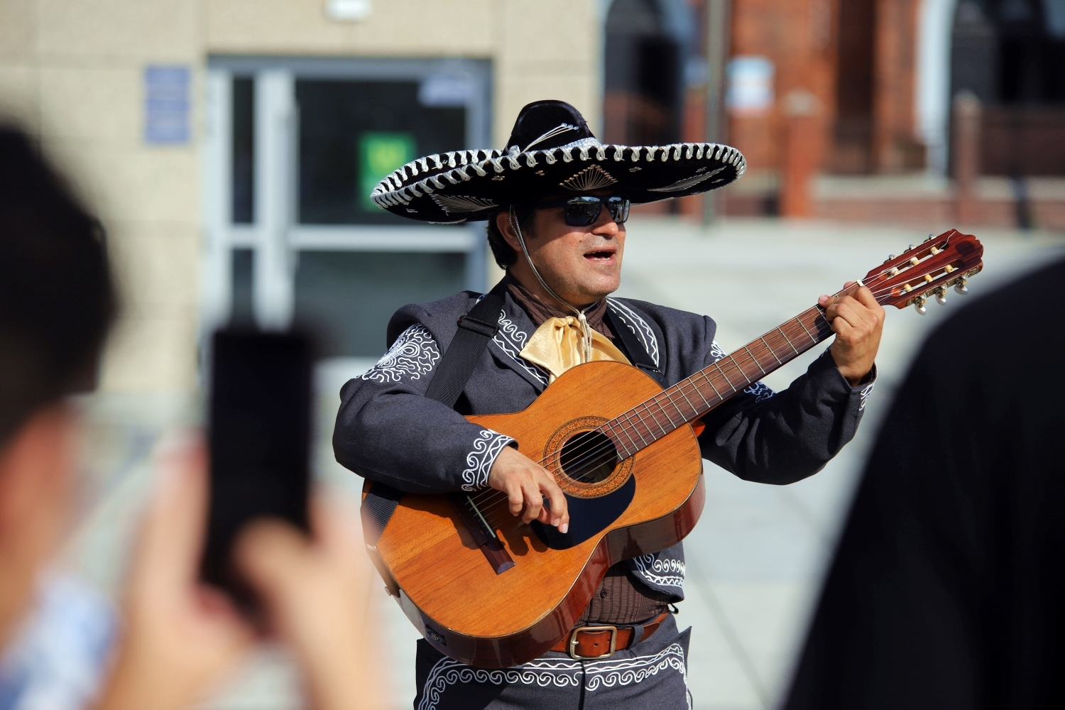 Na placu Wolności zagrało Trio Mariachi