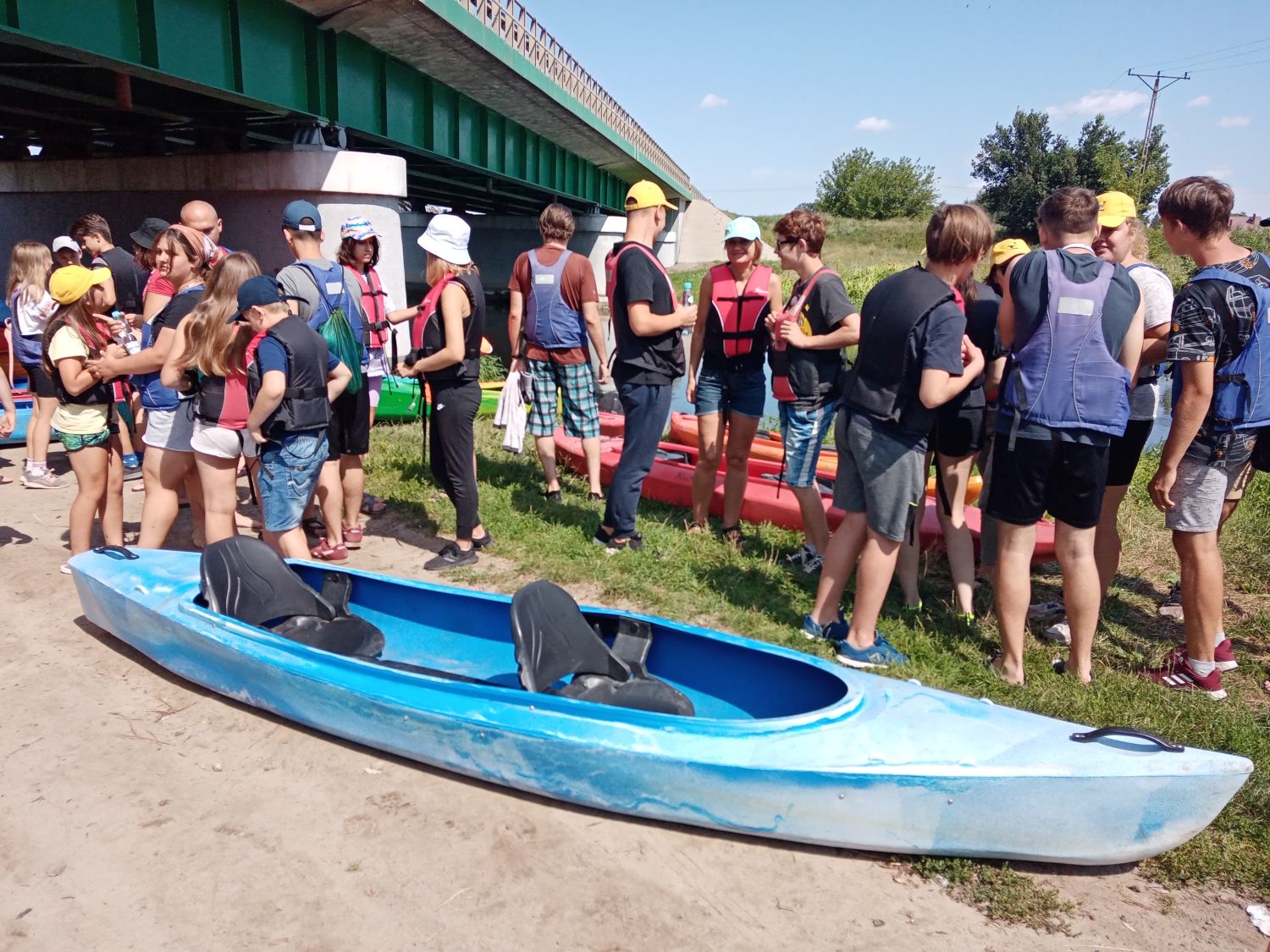 Podopieczni POW „Tęcza” na spływie kajakowym