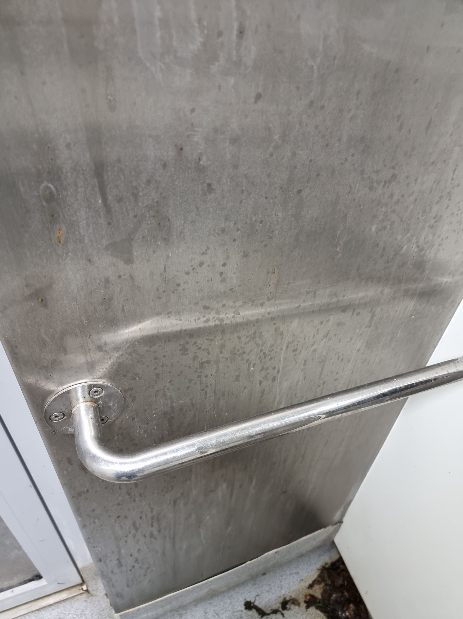 Stan toalety w Parku Wiosny Ludów daleki jest od ideału