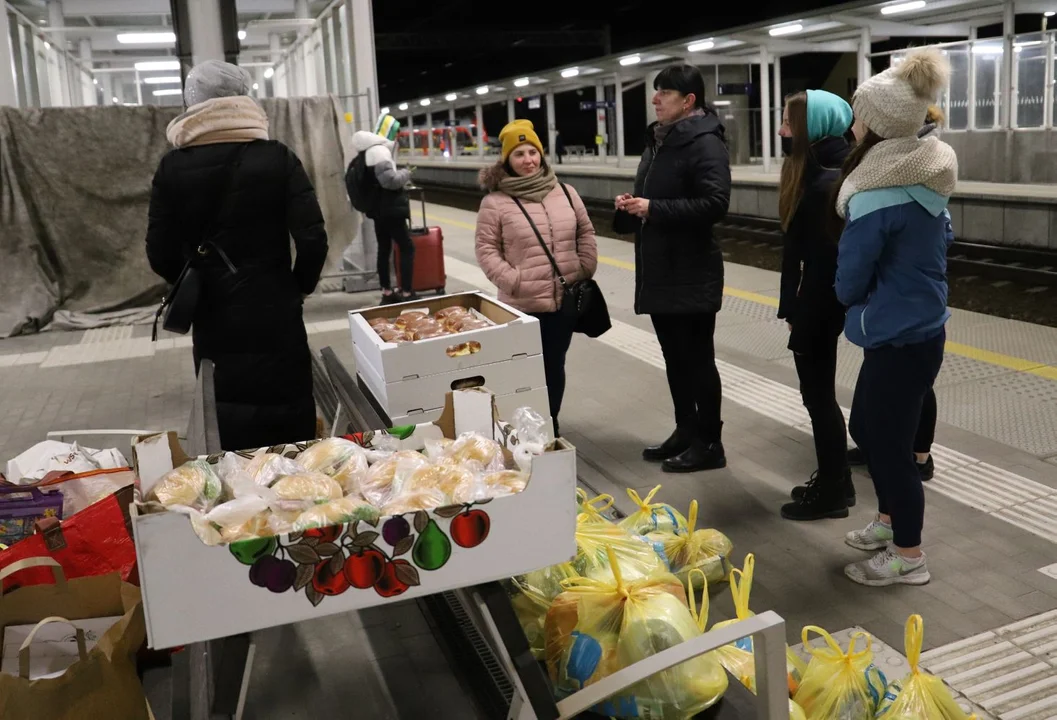 Kutno zbiera pieniądze na pomoc dla uchodźców przejeżdżających przez nasze miasto