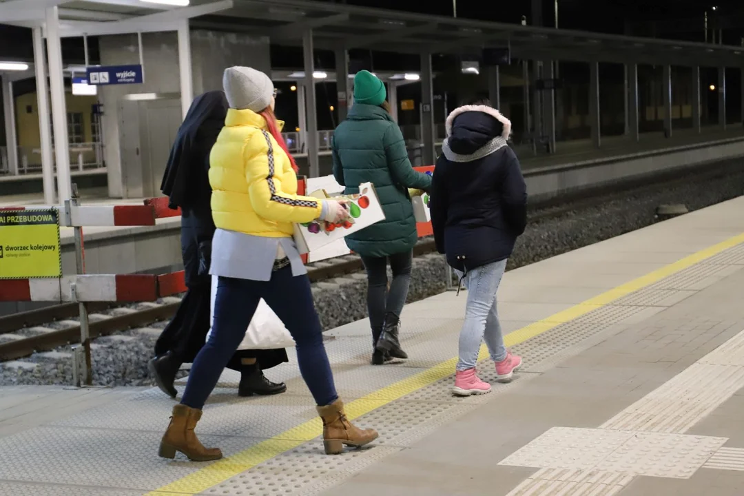 Kutno zbiera pieniądze na pomoc dla uchodźców przejeżdżających przez nasze miasto