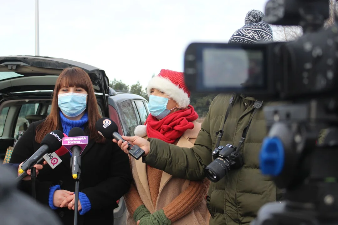 Do podopiecznych kutnowskiego Hospicjum i jednego z Domów Pomocy Społecznej trafiły świąteczna paczki