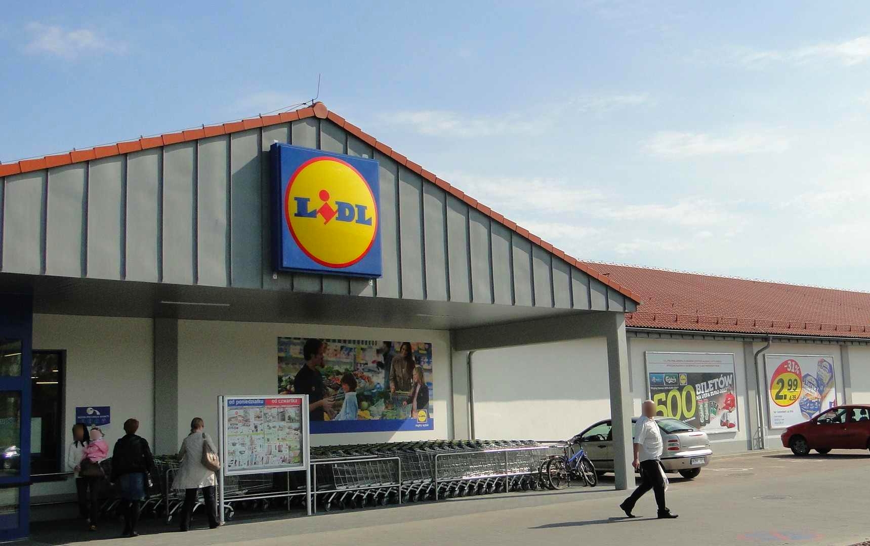 Część dyskontów otwartych także w niedzielę. Czy Lidl pójdzie śladami Biedronki? - Zdjęcie główne