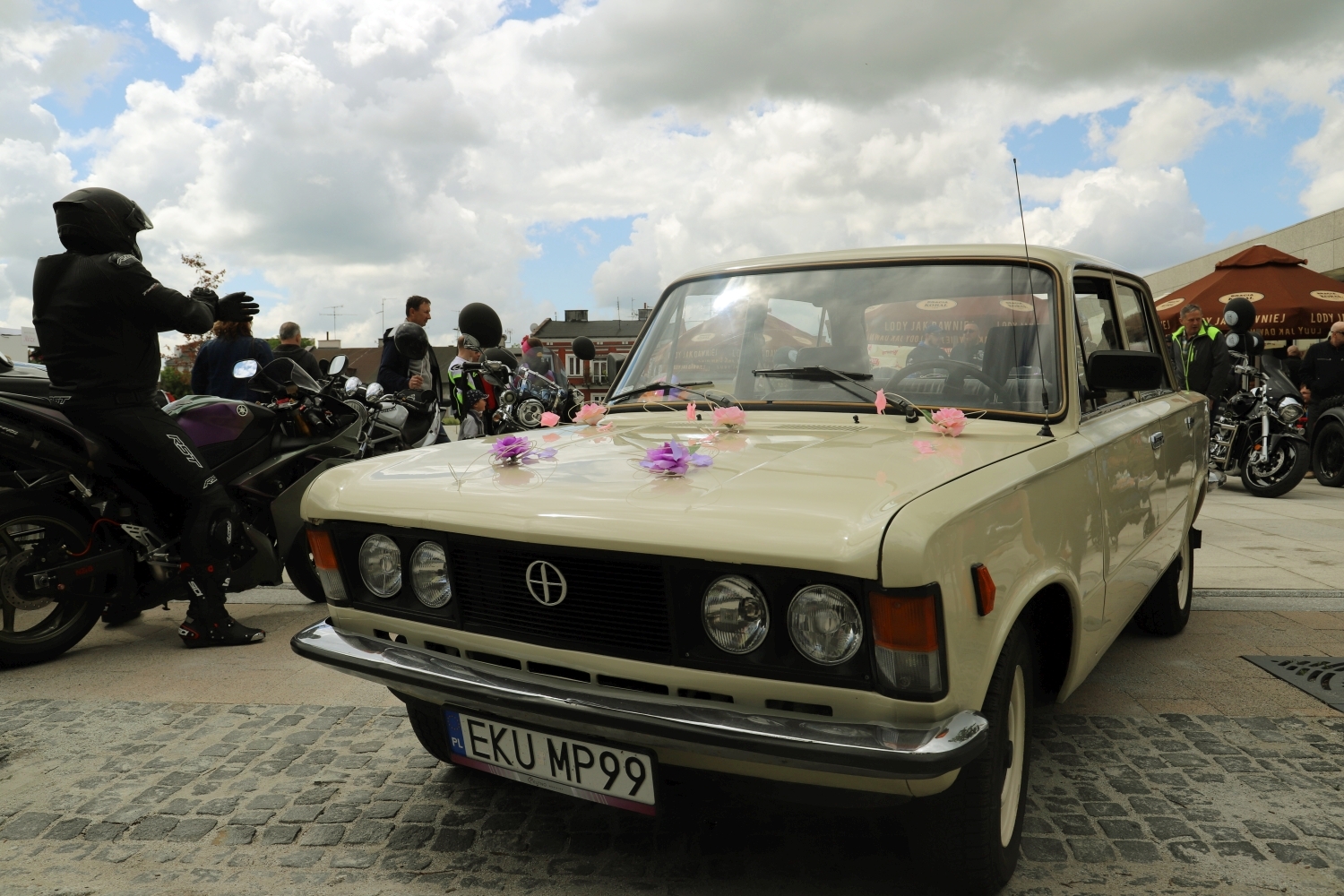 Plac Wolności został opanowany przez fanów motoryzacji