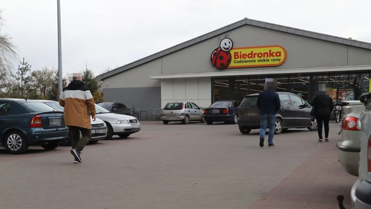 Wielkanocne premie w Biedronce, czy Lidlu. Tyle dostali pracownicy największych sieci sklepów