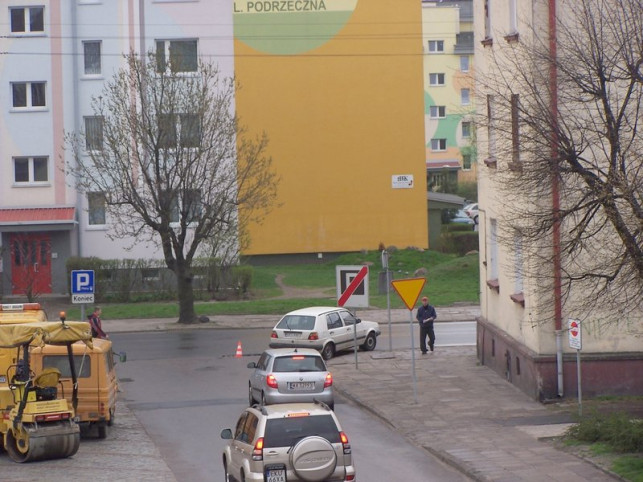 Jechali po chodniku - Zdjęcie główne