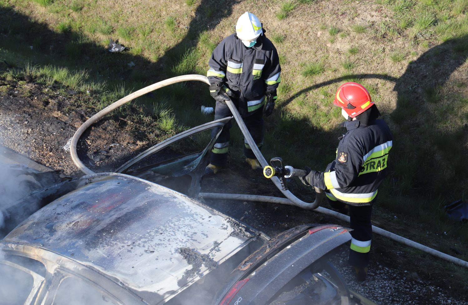 Na autostradzie pod Kutnem spłonął samochód osobowy