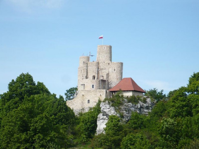 Młodzieżowy obóz turystyczny na Jurze Krakowsko-Częstochowskiej - Zdjęcie główne