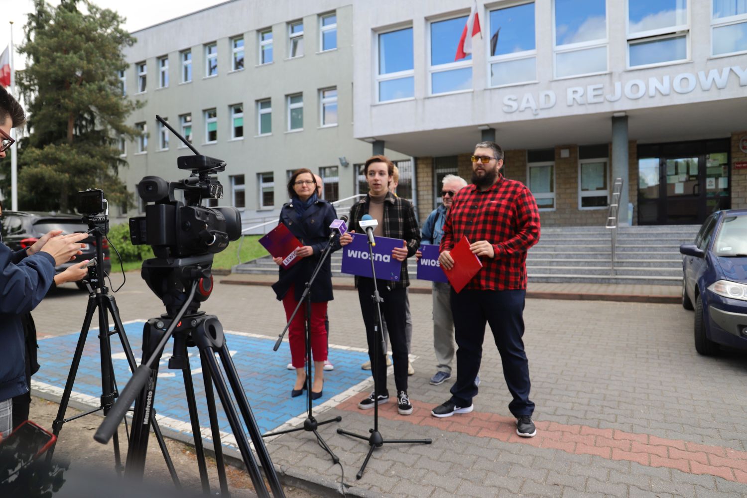 Sebastian Walczak organizował strajki kobiet w Kutnie. Dziś stanął przed sądem