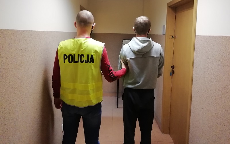 [FOTO] Kutno: policjanci wykazali się czujnością. Włamywacze zatrzymani "na gorącym uczynku" - Zdjęcie główne