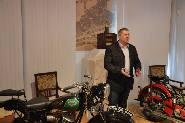 Poznawali zabytkowe polskie motocykle - Zdjęcie główne