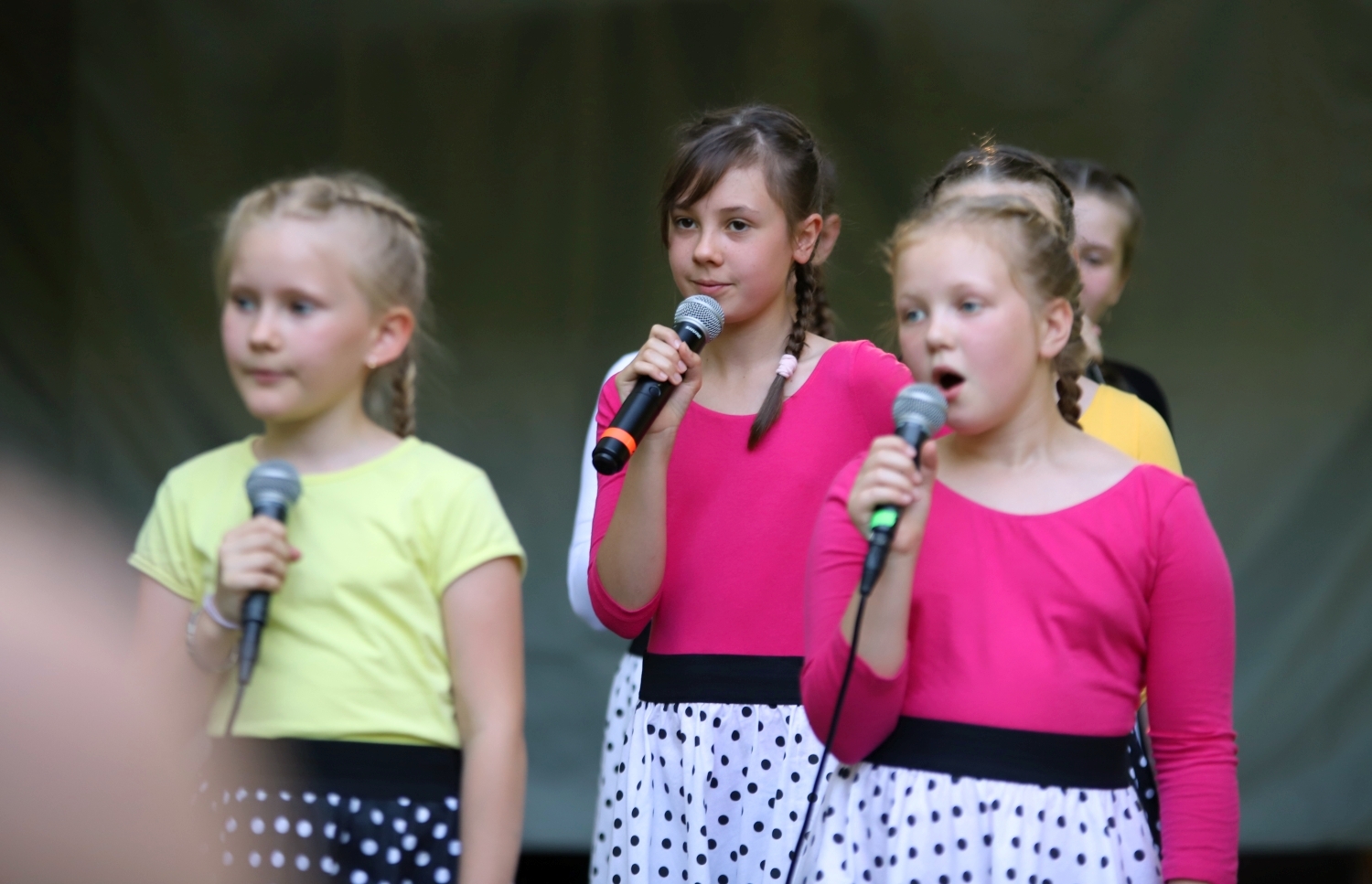 W parku Traugutta wystąpili młodzi artyści z MDK w Kutnie