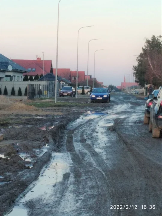 Mieszkańcy ul. Polnej w Kutnie od lat walczą o remont drogi