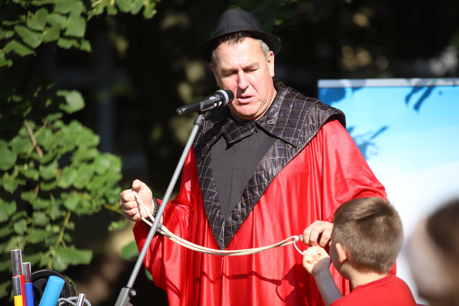 Piknik rodzinny odbył się pod kutnowską biblioteka w parku Traugutta