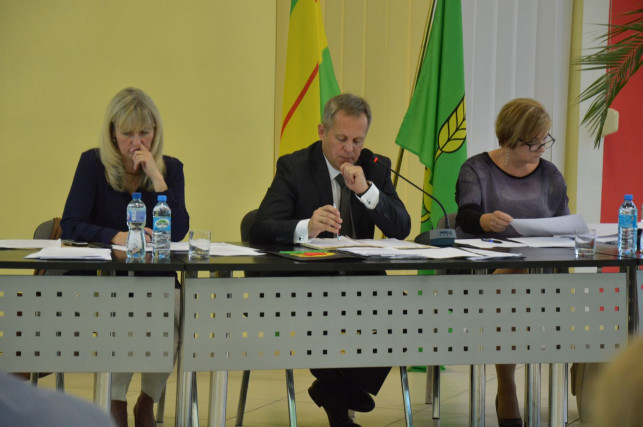 Radni przegłosowali uchwałę o dodatkach do wynagrodzenia dla nauczycieli - Zdjęcie główne
