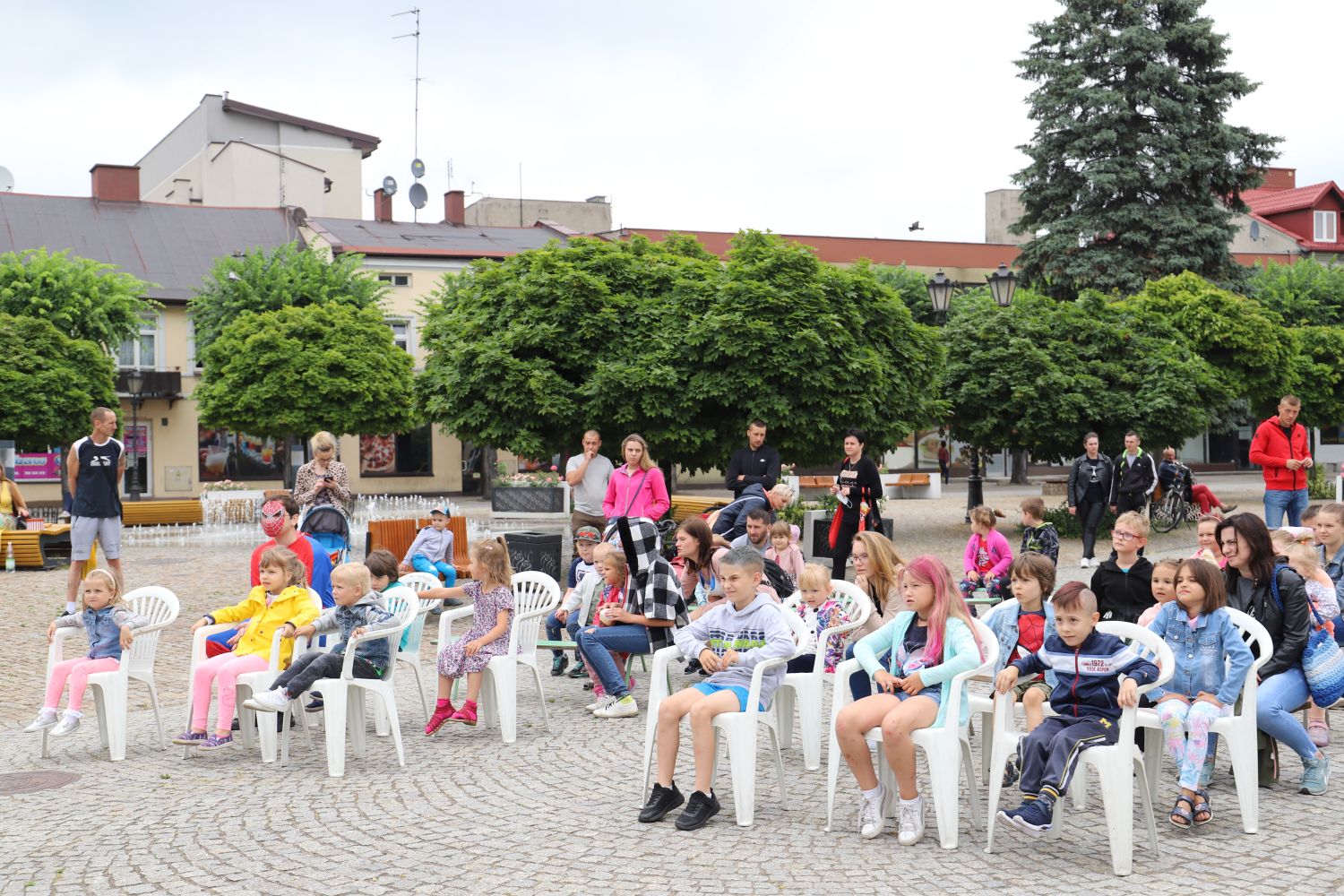 Tańce, zabawy i prezenty – trwa chrześcijański piknik rodzinny w centrum Kutna 