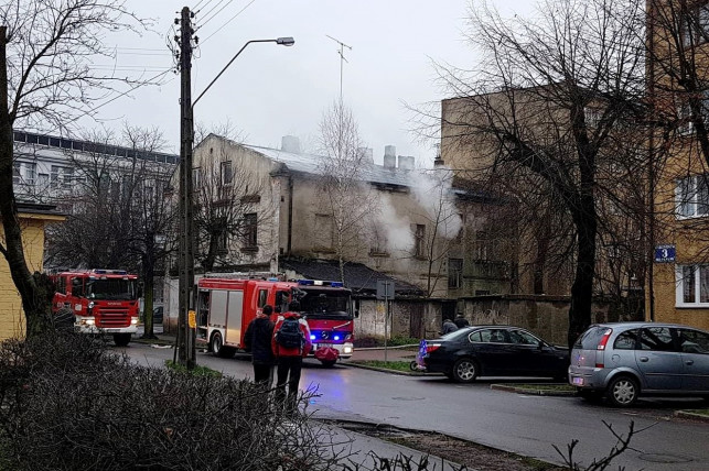 Przy Sienkiewicza płonęła wersalka - Zdjęcie główne
