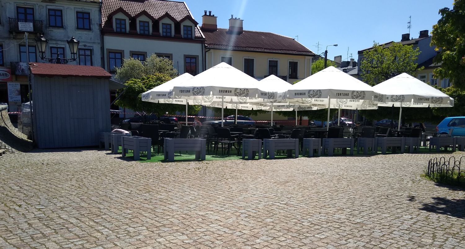 W centrum Kutna pojawiają się pierwsze ogródki gastronomiczne
