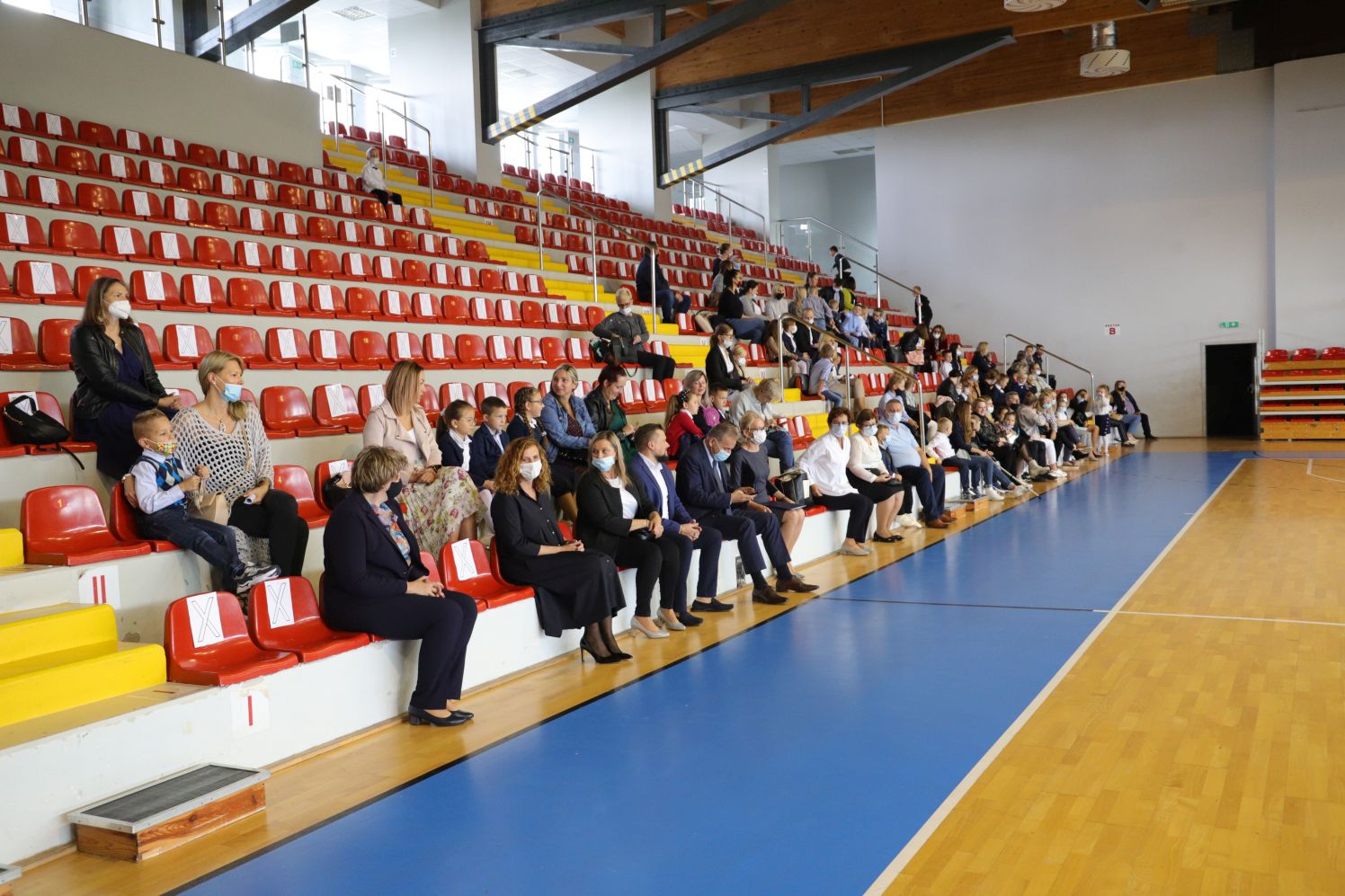 W kutnowskich szkołach odbywają się apele z okazji rozpoczęcia roku szkolnego