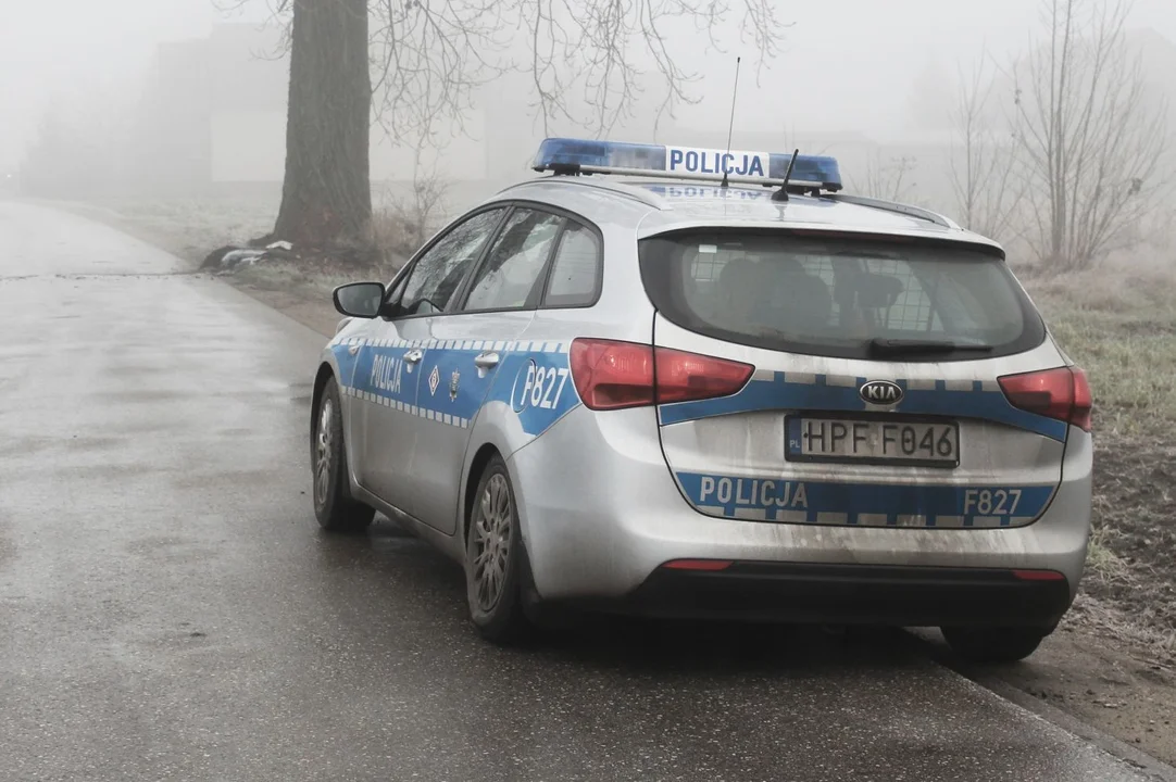 Policjanci znaleźli zwłoki pod Kutnem. To zaginiony mężczyzna? - Zdjęcie główne