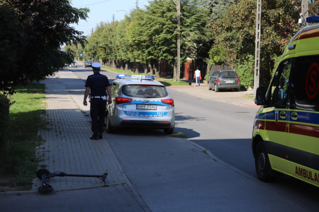 [ZDJĘCIA] Potrącenie kobiety na Chodkiewicza. Na miejscu policja i pogotowie - Zdjęcie główne