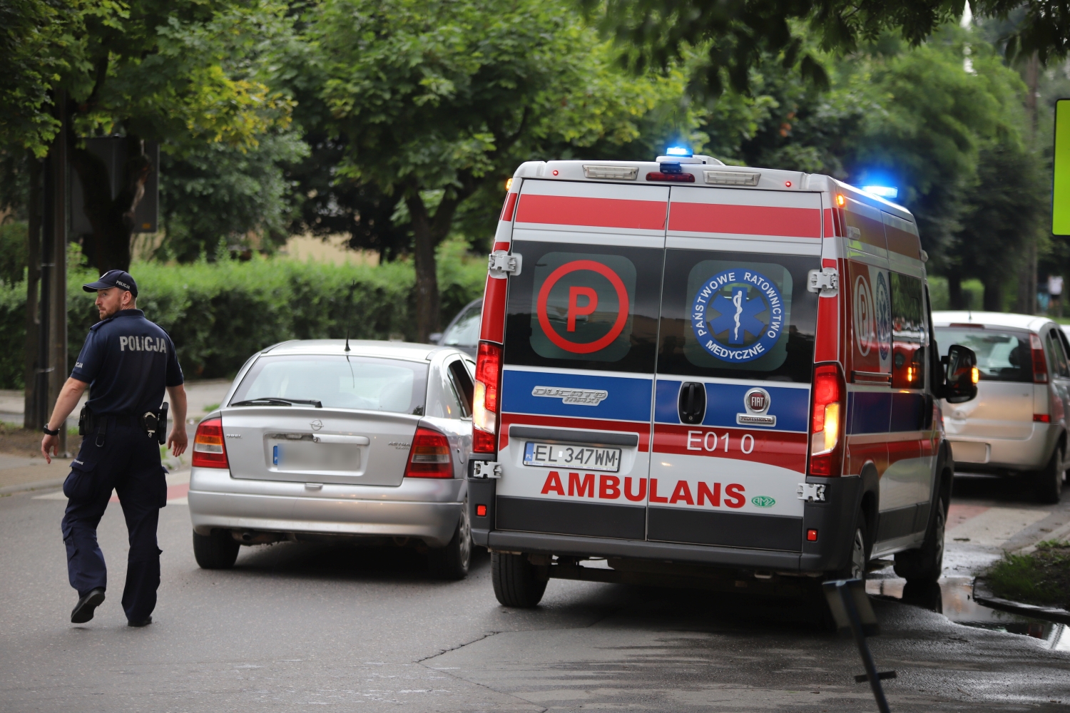 Kraksa z udziałem trzech aut w centrum Kutna. Są utrudnienia w ruchu [ZDJĘCIA] - Zdjęcie główne