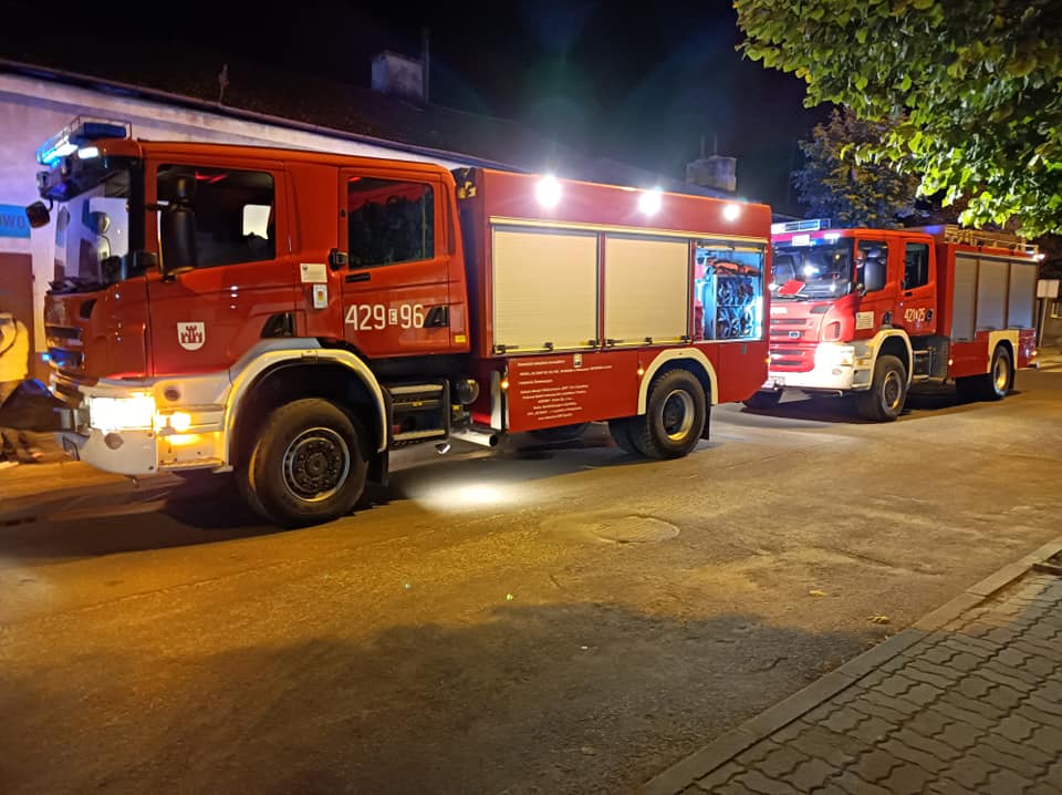 Pożar pustostanu pod Kutnem. To już kolejne takie zdarzenie w ostatnim czasie