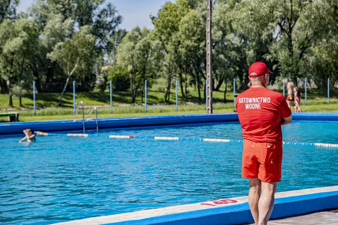 Wakacje czas start! Znamy datę otwarcia basenu miejskiego w Kutnie - Zdjęcie główne