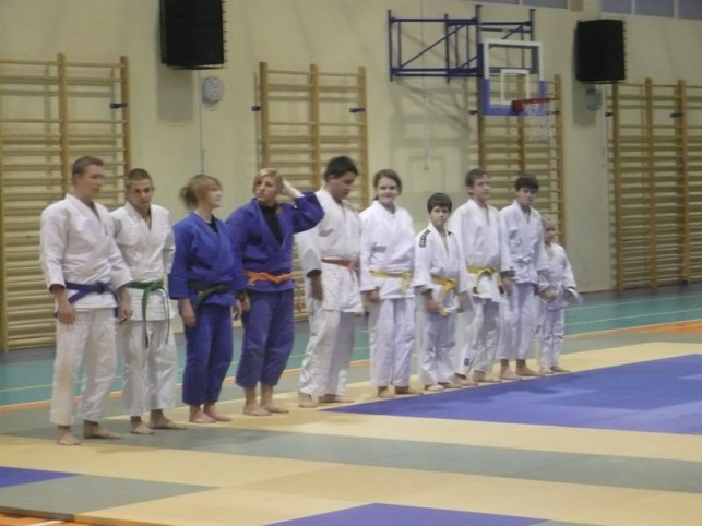 Judocy dali pokaz w Szkole Podstawowej nr 6 - Zdjęcie główne