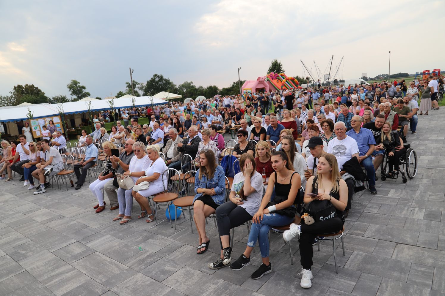 Kolejne dożynki pod Kutnem, czyli gorący wieczór w Nowych Ostrowach