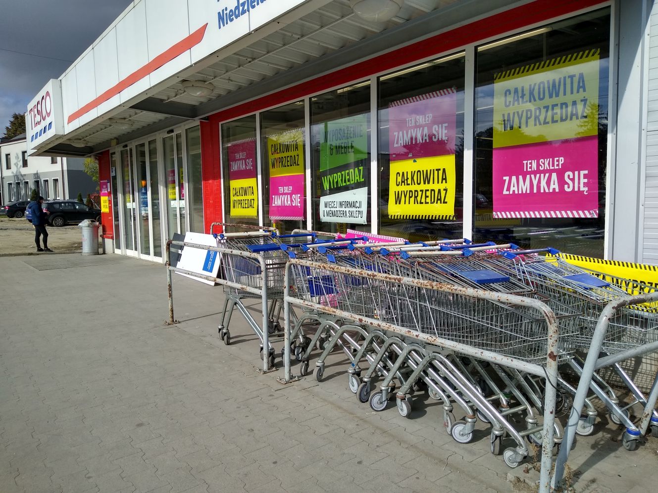 Z powiatu kutnowskiego znika sklep Tesco, zorganizowano duże wyprzedaże. Wkrótce na jego miejscu pojawi się Netto