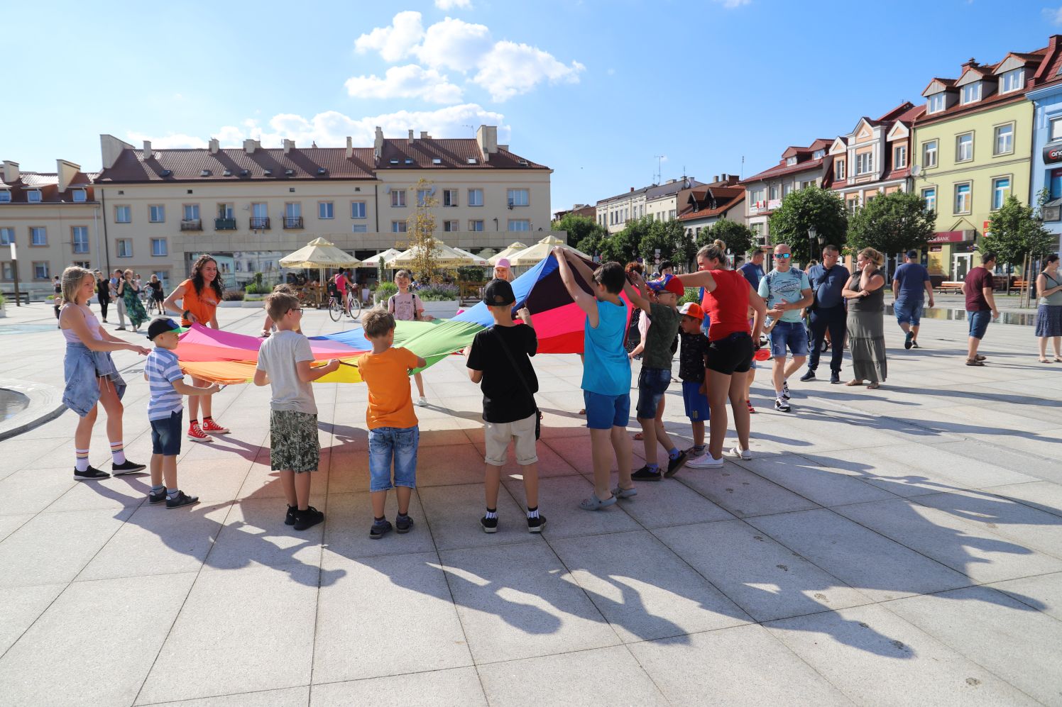 Na kutnowskim Placu Wolności zorganizowano gry i zabawy dla dzieci