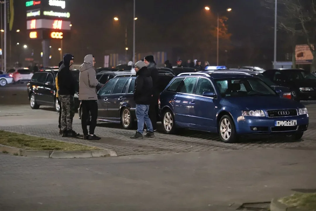 15 stycznia pod kutnowską galerią odbył się pierwszy w tym sezonie zlot motoryzacyjny Racing Nigh Kutno