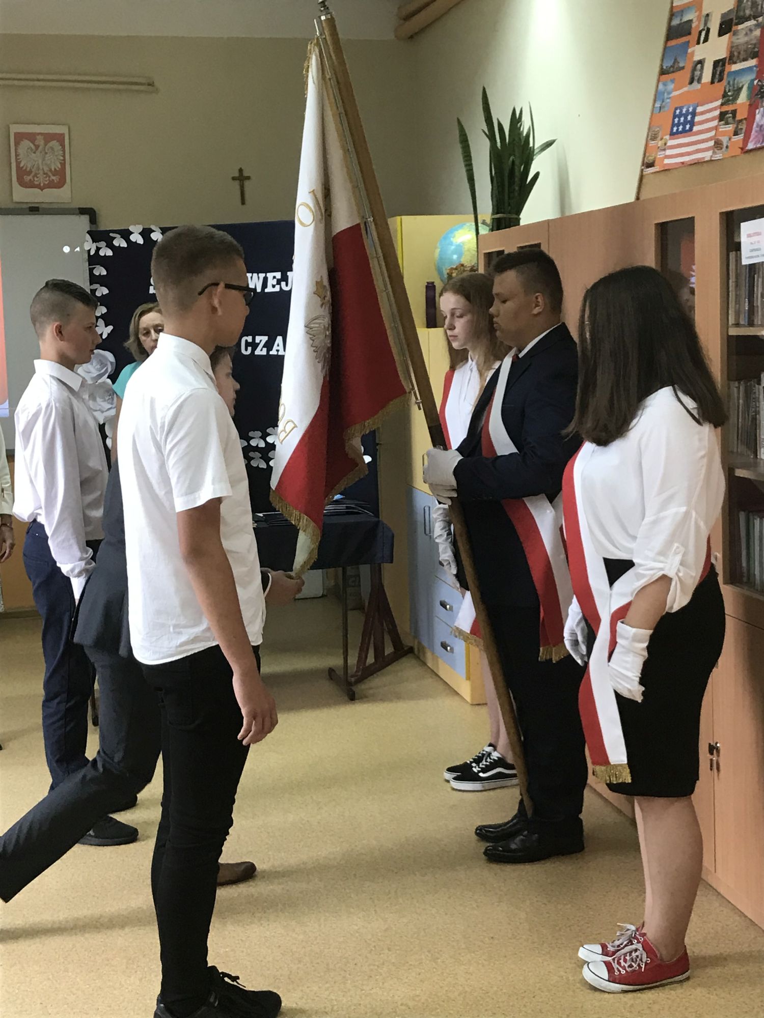 Pożegnanie absolwentów Szkoły Podstawowej we Wroczynach 