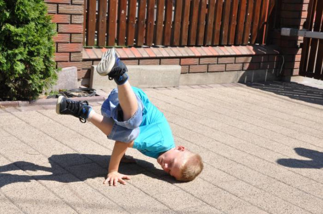 Ośmioletni geniusz breakdance'u - Zdjęcie główne