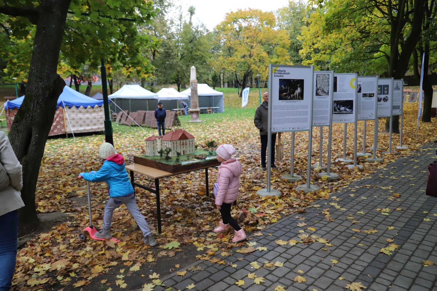 W centrum Kutna trwa Piknik Saski. W Parku Traugutta nie brakuje atrakcji