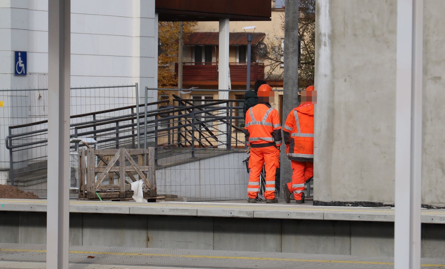 Opóźnienia prac na kutnowskiej stacji wciąż postępują