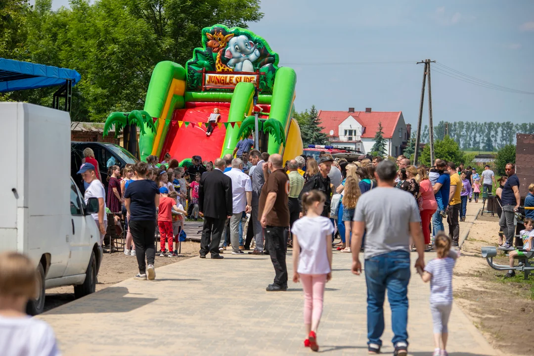 Moc atrakcji nad stawami. Ruszył Festyn Rodzinny w Oporowie [ZDJĘCIA] - Zdjęcie główne