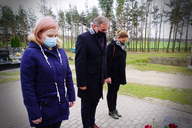 Władze Kutna uczciły pamięć ofiar zbrodni katyńskiej