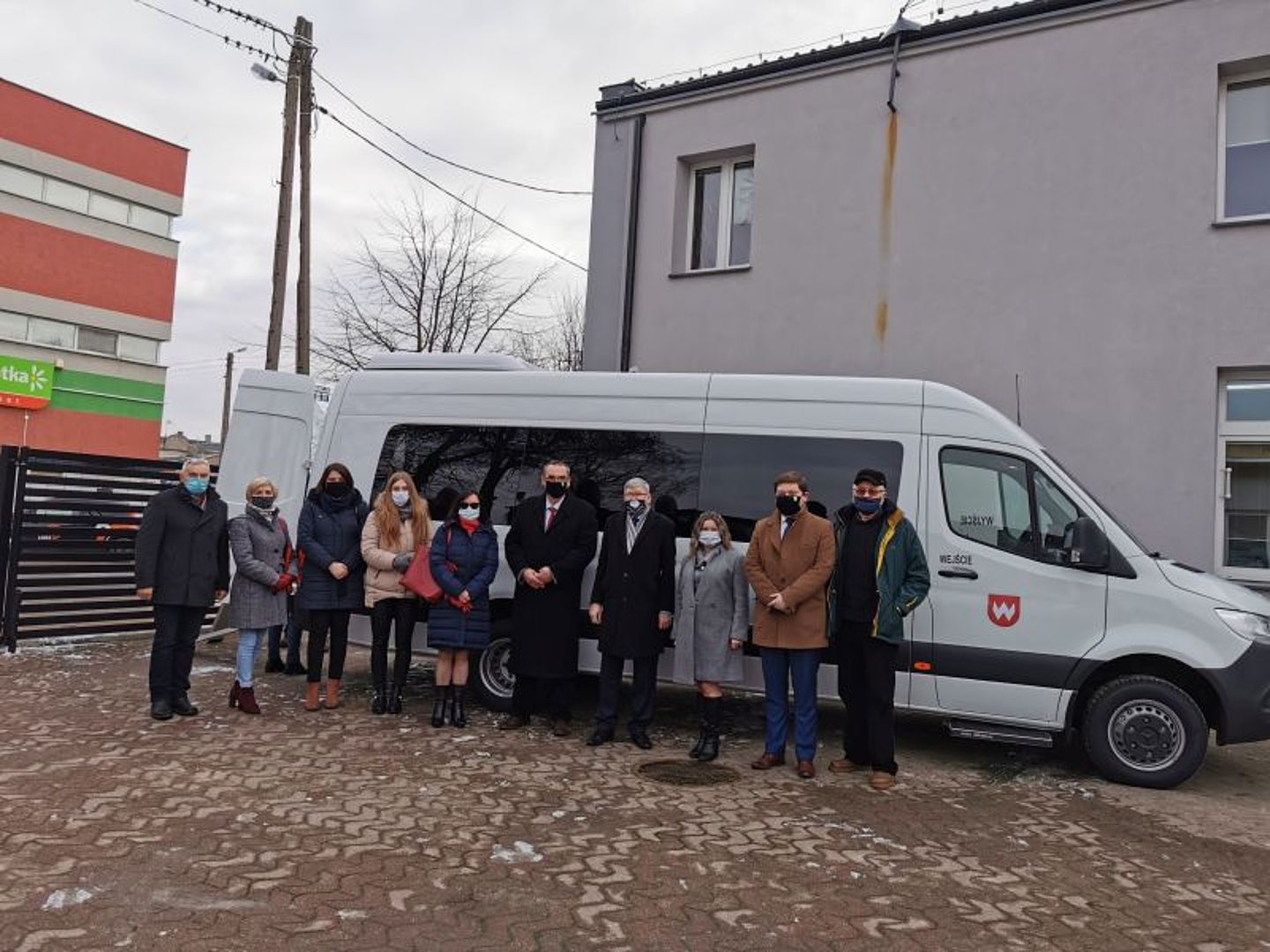 Bus będzie służył do przewozu osób niepełnosprawnych.