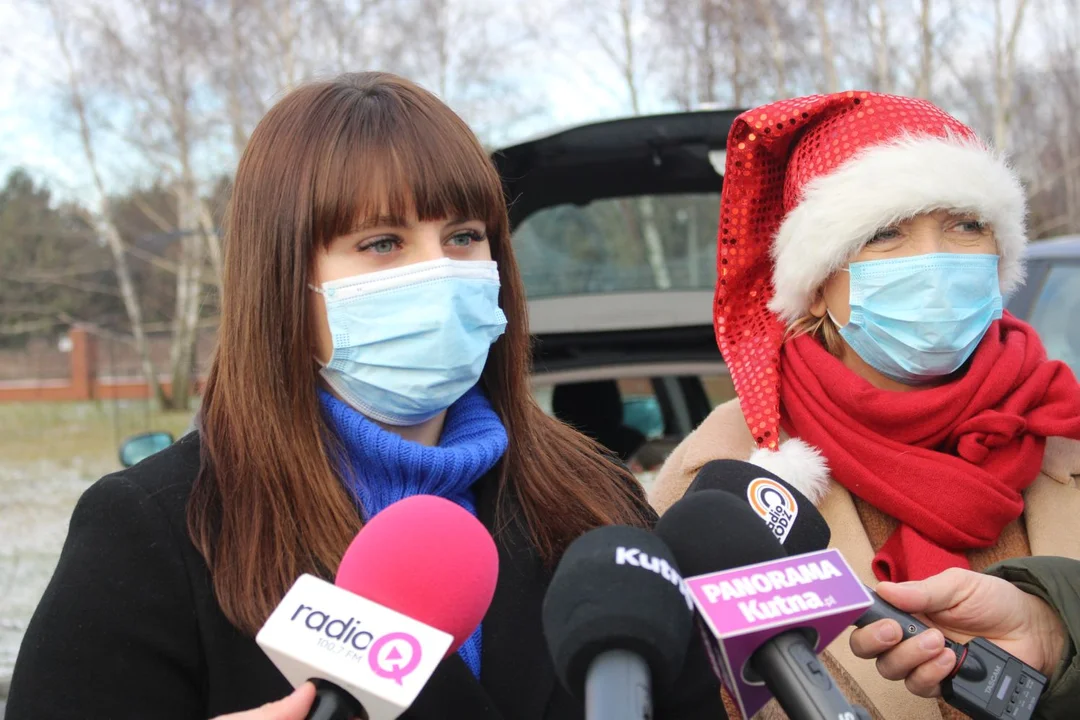 Do podopiecznych kutnowskiego Hospicjum i jednego z Domów Pomocy Społecznej trafiły świąteczna paczki