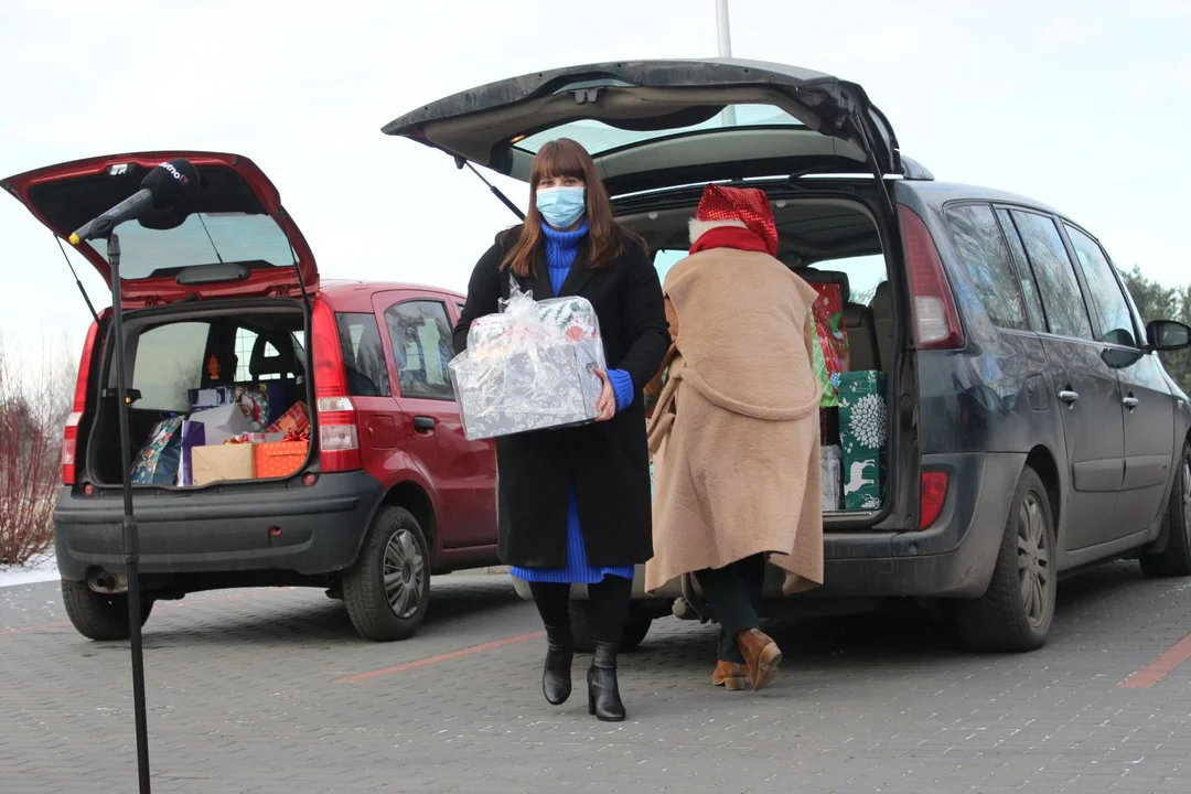 Do podopiecznych kutnowskiego Hospicjum i jednego z Domów Pomocy Społecznej trafiły świąteczna paczki