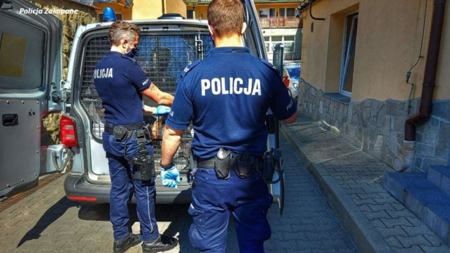[FOTO] Wynajmował ‘’wirtualne’’ apartamenty na… Podhalu! 22-latek w rękach policji - Zdjęcie główne