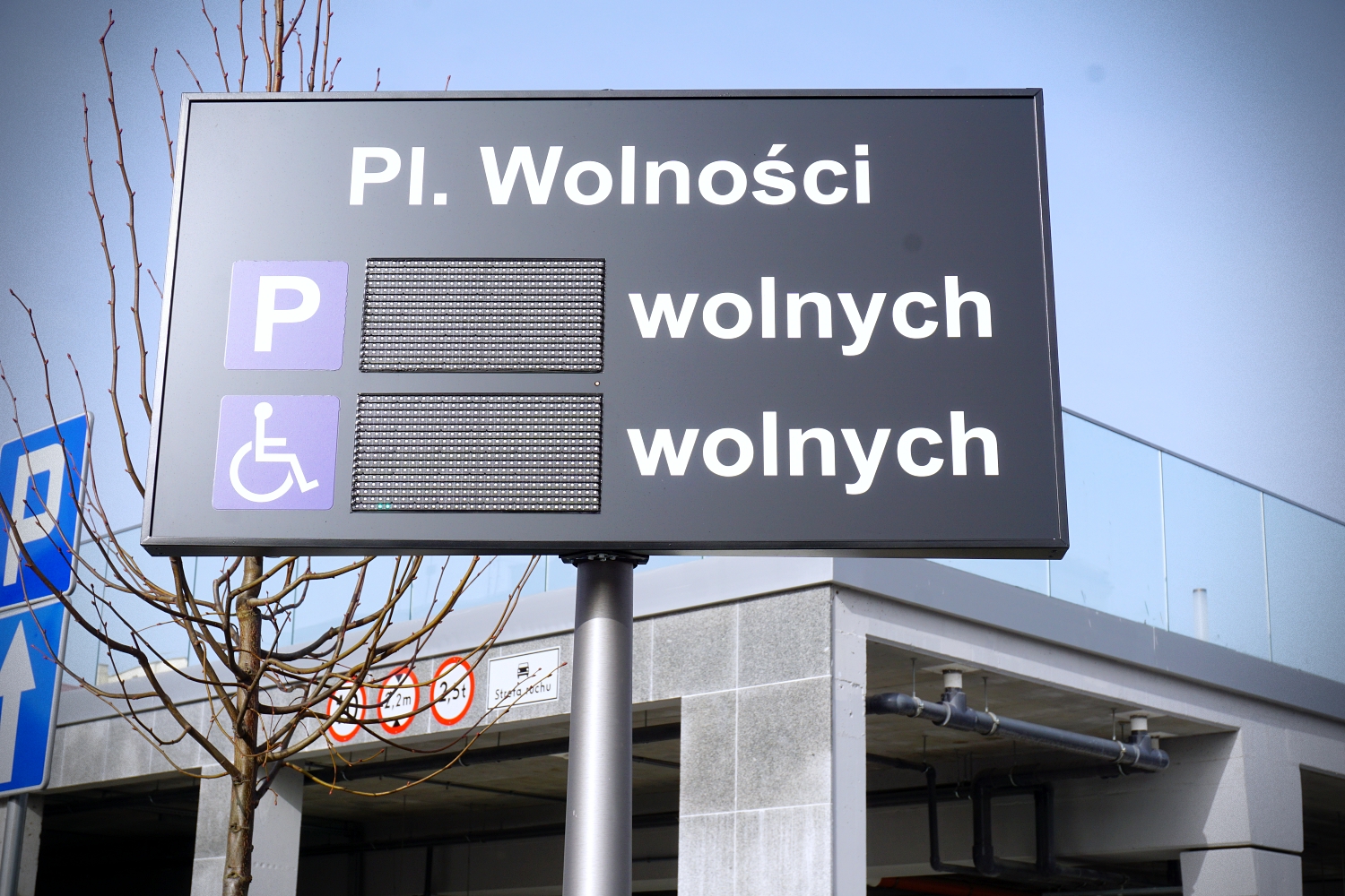 [FOTO] Podziemny parking na placu Wolności lada dzień będzie otwarty. Znamy szczegóły - Zdjęcie główne