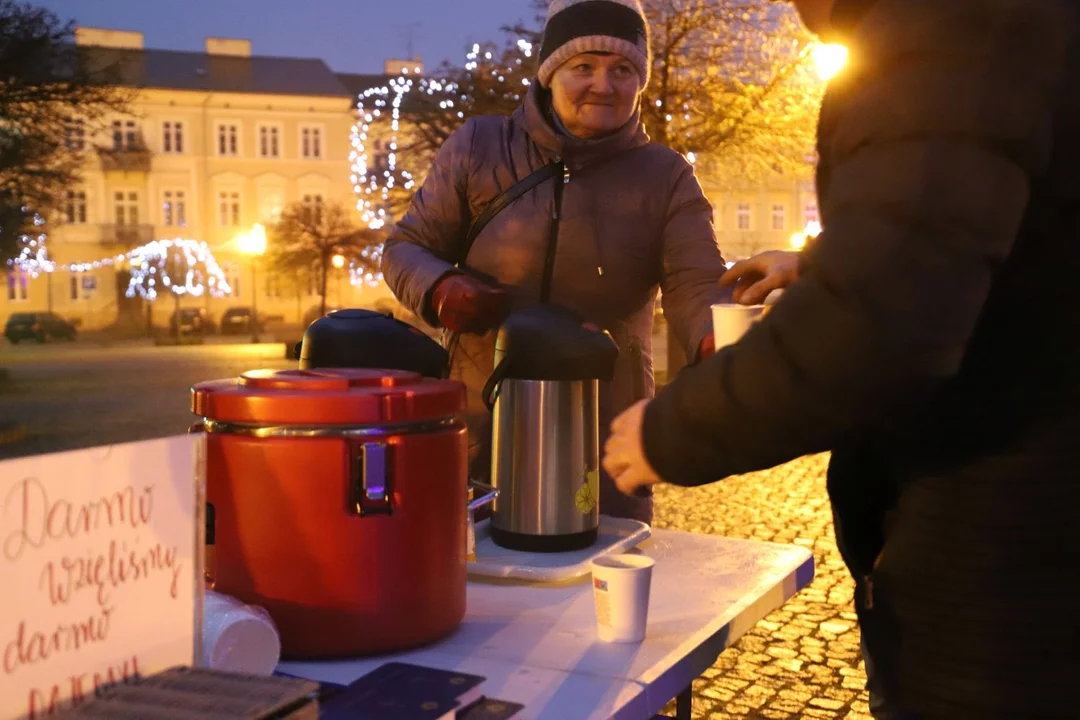 W Kutnie działa Akcja humanitarna przy Kościele Zielonoświątkowym, która pomaga m.in. bezdomnym, potrzebującym, uzależnionym i obcokrajowcom 