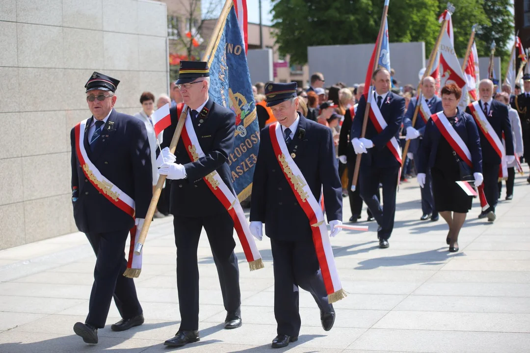 Dziś na placu Wolności w Kutnie miały miejsce uroczyste obchody 231. rocznicy uchwalenia Konstytucji 3 Maja